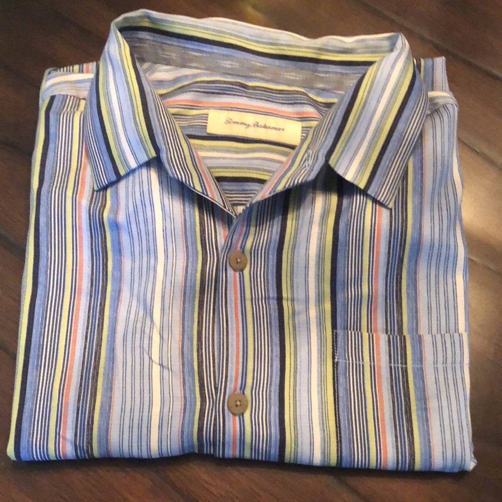 🌴 Tommy Bahama Silk blend vertical strip short sleeve button down shirt